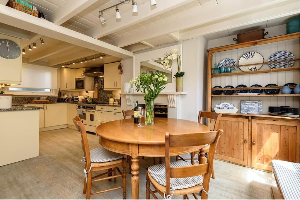 Beautiful 3 Bedroom Cottage In The Heart Of Looe Eksteriør billede