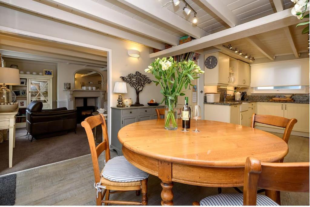 Beautiful 3 Bedroom Cottage In The Heart Of Looe Eksteriør billede